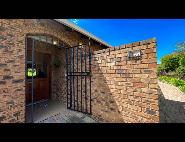 2 BEDROOM SIMPLEX FOR SALE IN EDENVALE CENTRAL
